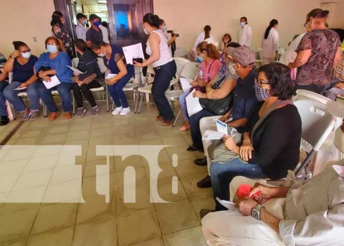 Vacunación en el Hospital Manolo Morales