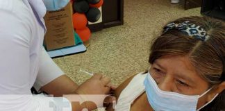 Vacunación contra el COVID-19 en hospitales de Managua