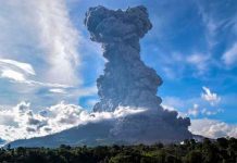 Volcán Sinabung de Indonesia entra en erupción