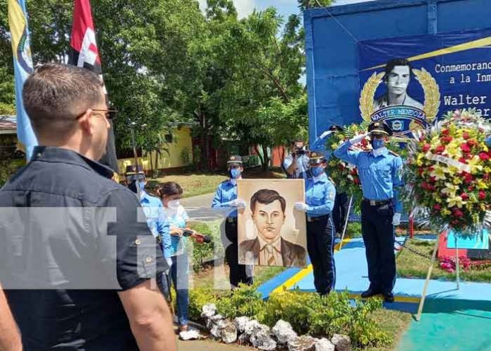 Conmemoración a Walter Mendoza, héroe de la Revolución