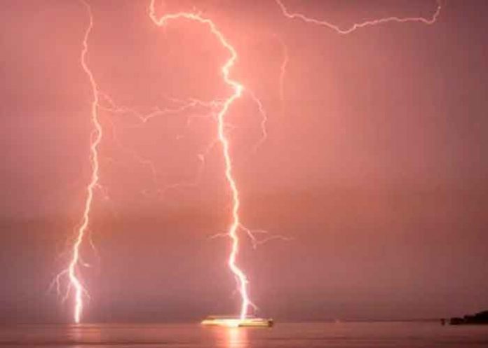 bangladesh, barco, rayo, muertos, heridos