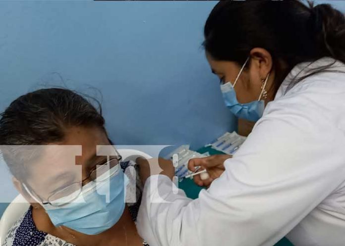 Primera dosis de la vacuna contra el covid-19 a mayores de 45 años