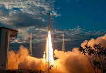 Cohete europeo Vega despega con satélites de observación terrestre Cohete europeo Vega despega con satélites de observación terrestre