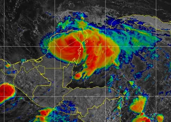 2.1 Grace se degrada a tormenta tropical a su paso por el este de México