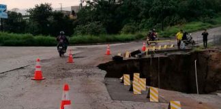 Lluvias causan hundimiento en la ruta Ciudad Quetzal y San Raymundo en Guatemala