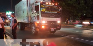 Peatón muere al ser atropellado por un camión