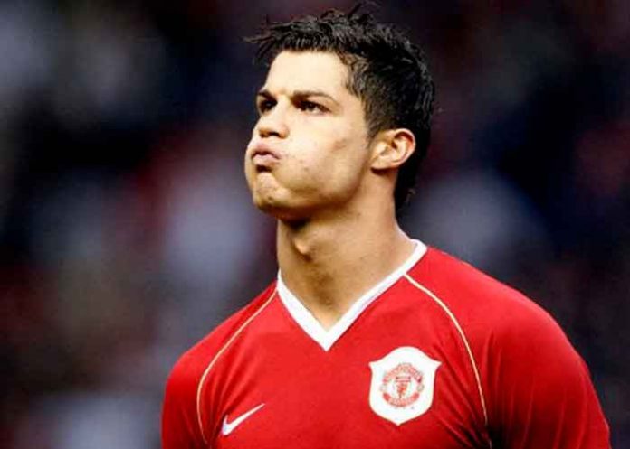Cristiano Ronaldo firmó contrato por dos años con el Manchester United