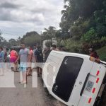 Microbús termina volcado en Diriamba nicaragua, carazo, accidente de transito, vuelco,
