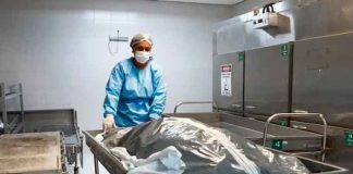 Estudiante de medicina encuentra el cadáver de su amigo en clases de anatomía
