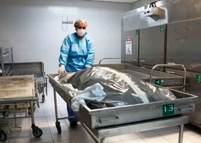 Estudiante de medicina encuentra el cadáver de su amigo en clases de anatomía