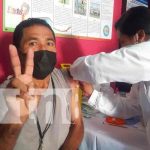 Mayores de 45 años reciben su vacuna AstraZeneca en Chinandega Mayores de 45 años reciben su vacuna AstraZeneca en Chinandega