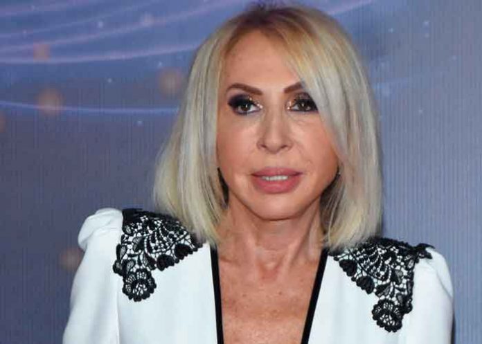 Laura Bozzo cumple 70 años y luce su cuerpo bailando en traje de baño