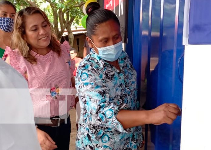 HONTALES-CASA2 familias de la comunidad La Chona en san marcos, Carazo reciben departe del Gobierno, las llaves de lo que será de ahora en adelante su hogar