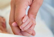 Una bebé declarada muerta en México ‘empieza’ a respirar en la morgue Manito de una bebé recien nacida