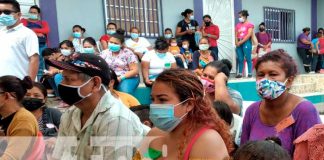 Entregan paquetes alimentarios a mujeres con parto múltiple en Tipitapa