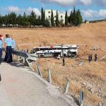 Al menos 14 muertos y 18 heridos al volcarse u autobús en Turquía Al menos 14 muertos y 18 heridos al volcarse un autobús en Turquía
