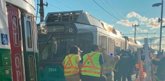 Al menos 25 personas resultaron lesionadas este viernes después de que dos trenes ligeros chocaran en la ciudad de Boston