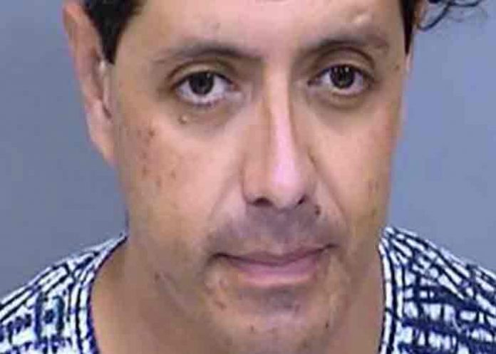 Profesor es detenido por conducta sexual indebida con adolescente