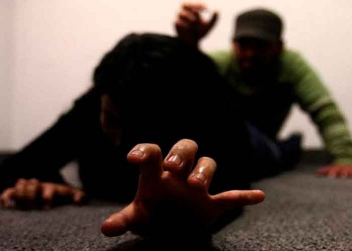 Arrestan en Argentina a hombre que abusó de su hijo discapacitado