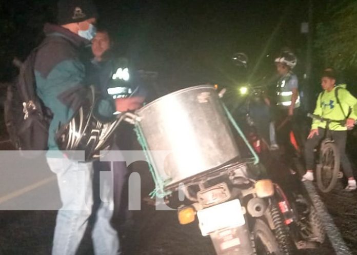 Motociclista catapulta a peatón y ambos terminan heridos en Diriamba / FOTO / TN8