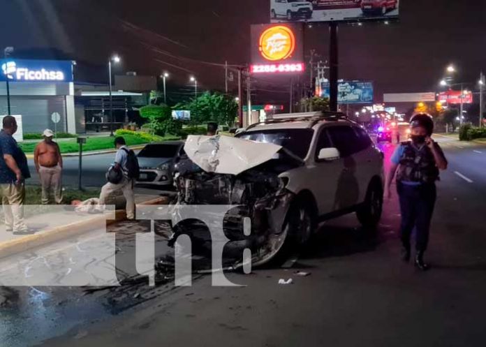 Brutal impacto entre dos camionetas deja cuatro lesionados en carretera a Masaya