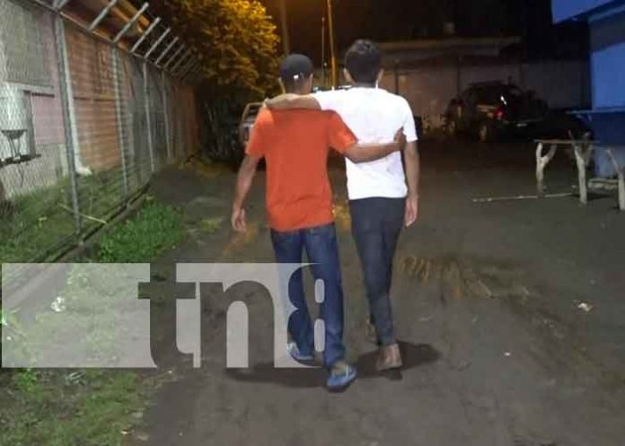 Ometepe: Motociclista y acompañantes se estrellan y terminan ilesos / FOTO / TN8