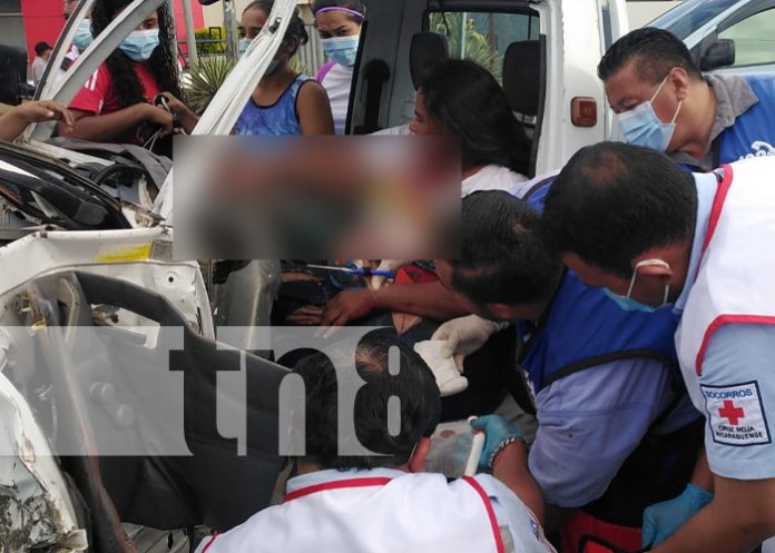 La conductora de un camioncito resultó gravemente lesionada