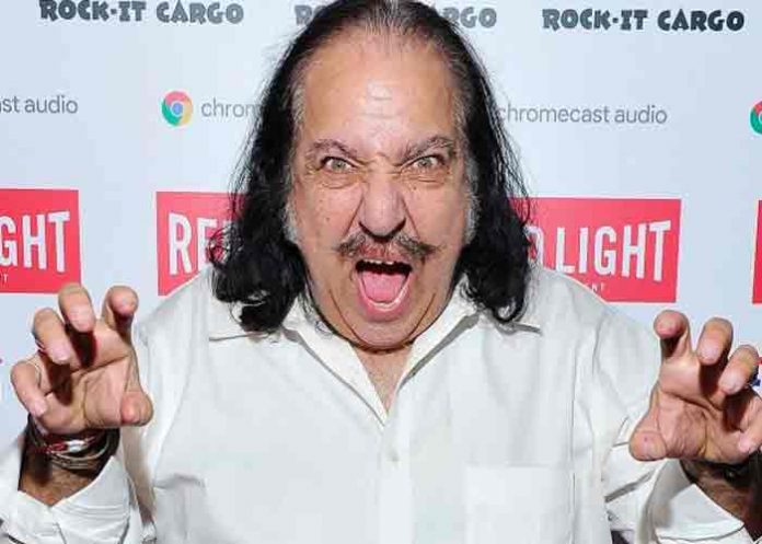 Actor de cine para adultos, Ron Jeremy, acusado de abusar de 21 mujeres
