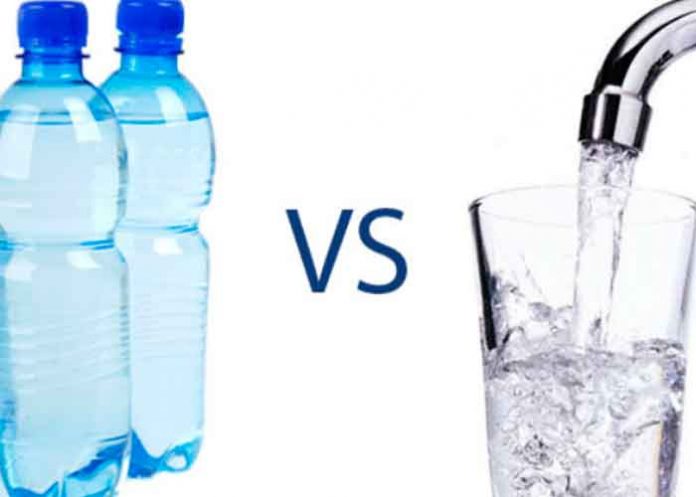 El agua embotellada tiene más bacterias que la del grifo ¿cuál es más dañina?