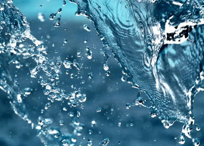 Foto: Inventor crea máquina que produce agua 'de la nada' / Referencia