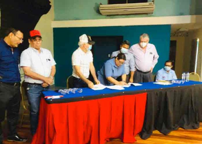 ENACAL entrega nuevo proyecto de agua potable en León