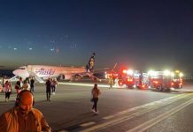 El incendio de un celular obliga a evacuar un avión