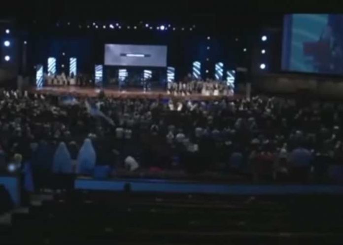 Video donde aparecen dos ángeles en iglesia en Honduras