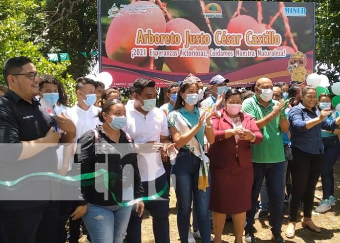 arbo-1 Estudiantes y autoridades inauguran arboretum en Rivas