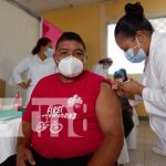 Foto: Aplican la vacuna AstraZeneca en Río San Juan / TN8