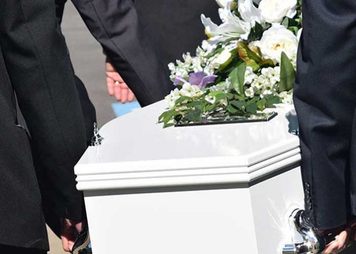 En 'pleno' entierro se roban el ataúd 'con todo' y cadáver en México