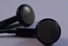 India: Hombre muere tras explotarle los auriculares que usaba