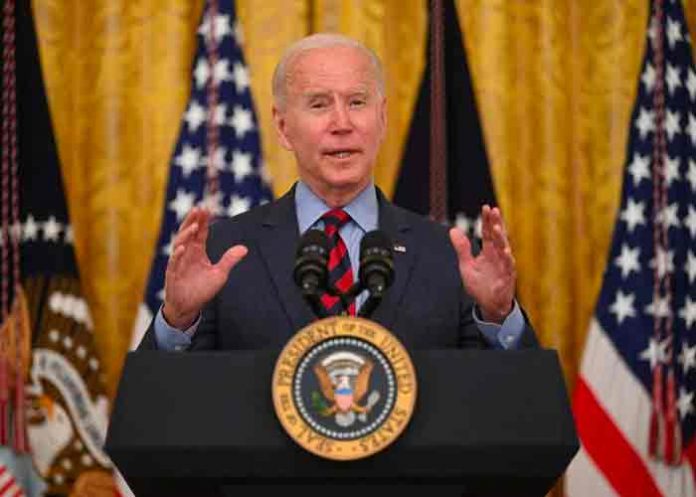 Biden pide la dimisión del gobernador Cuomo por acusaciones de acoso