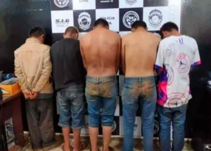 Violan en grupo a una niña de 11 años y la matan tirándola un peñasco en Brasil