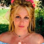 Britney se quita el sostén y posa de manera atrevida en Instagram Britney se quita el sostén y posa de manera atrevida en Instagram