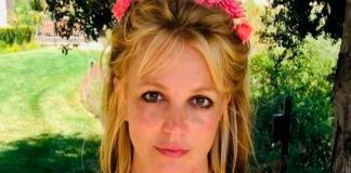 Britney se quita el sostén y posa de manera atrevida en Instagram