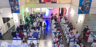 Escuela de Hotelería celebra graduación de 70 estudiantes