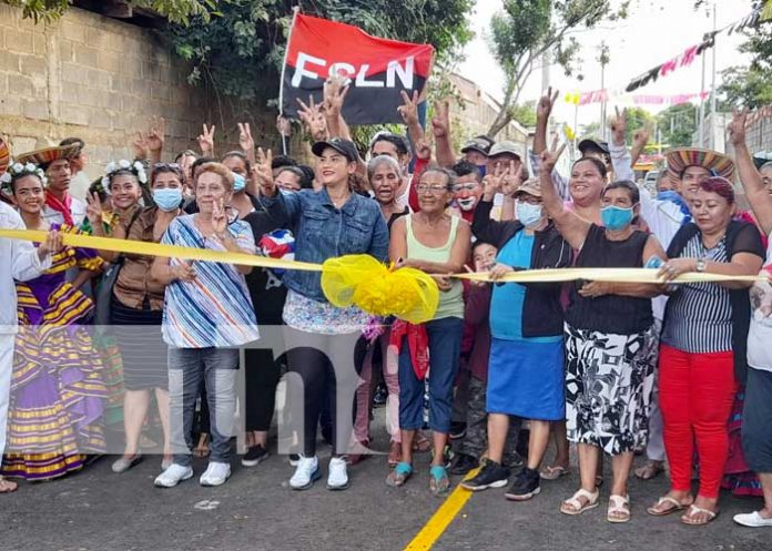 Inauguración de proyecto sobre nuevas calles en barrio El Recreo Sur