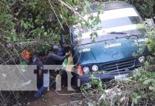 Al fondo de un abismo fue a parar un microbús interlocal en Diriamba varias personas lesionadas entre ellas varias de gravedad