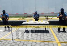 Tico es arrestado con 35 kilos de cocaína en Somotillo, Chinandega Presentación policial sobre incautación de cocaína en Chinandega