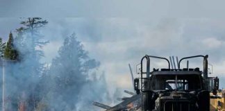 33 personas calcinadas en RD. Congo tras choque entre autobús y pipa