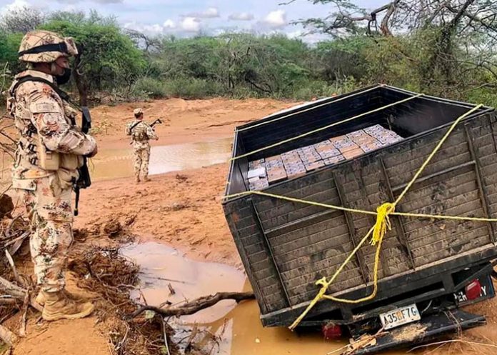 Casi $10 mil millones en Cocaína encontraron las autoridades en una camioneta en La Guajira.
