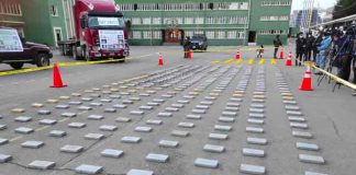 Bolivia decomisa 2 millones de dólares en cocaína en coordinación con Perú