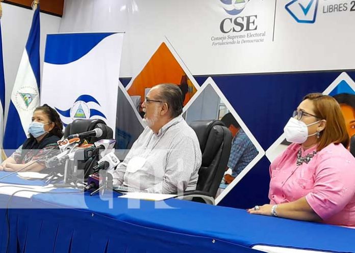 Conferencia de prensa desde el Consejo Supremo Electoral