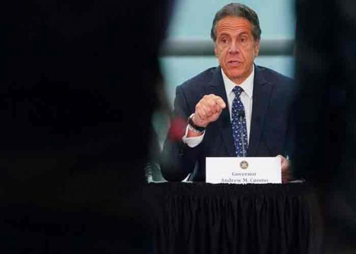Gobernador de NY acosó sexualmente a mujeres, según la Fiscalía